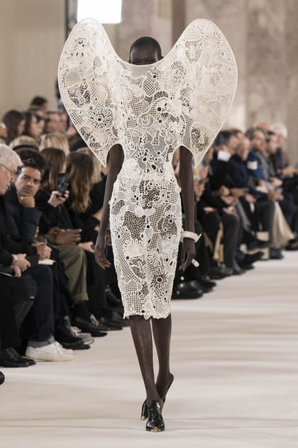 Look 13 du défilé Schiaparelli haute couture printemps-été 2024
