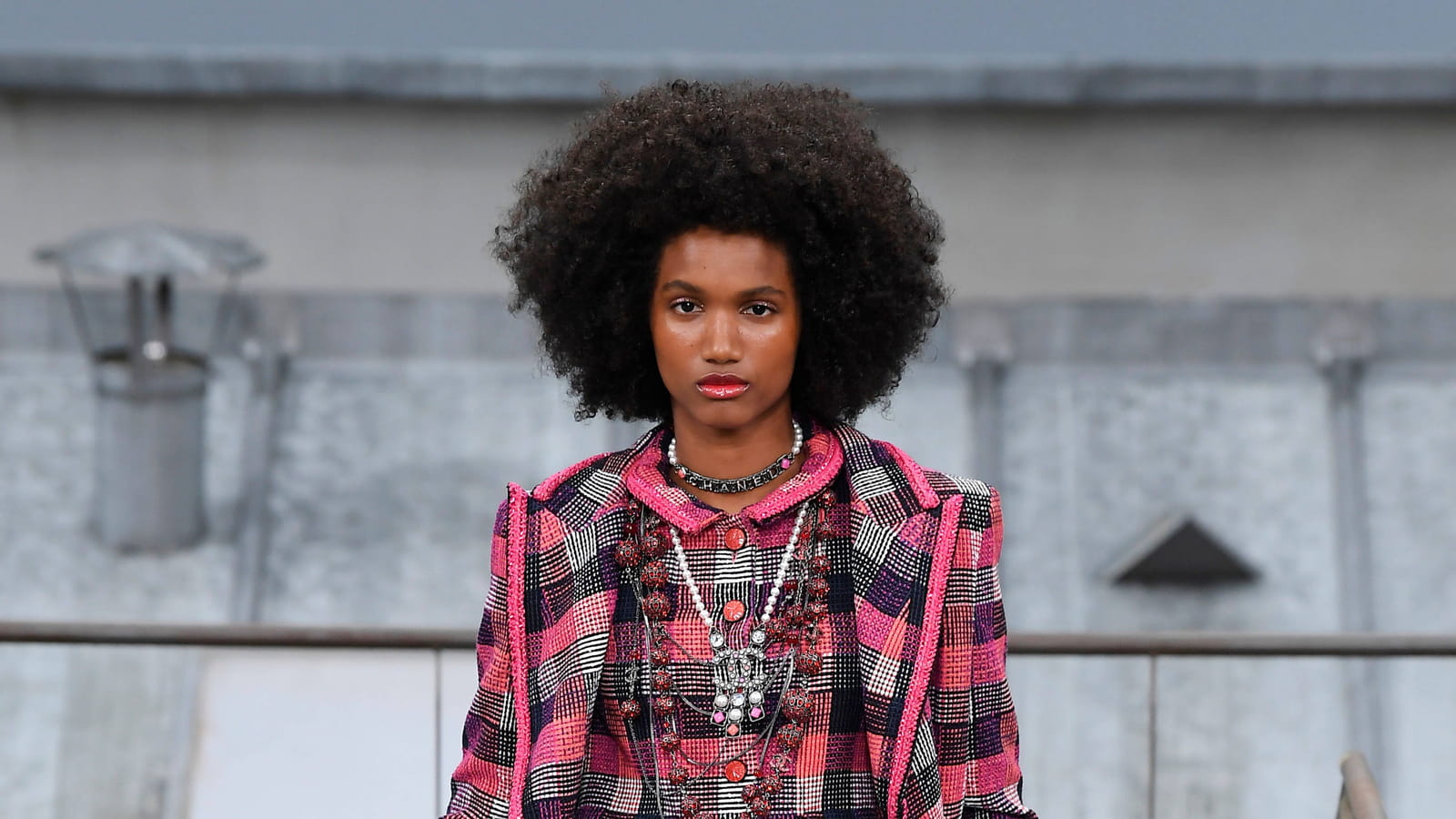 Look 10