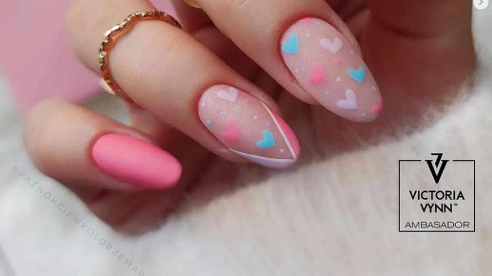 Ongles Saint-Valentin pastel 