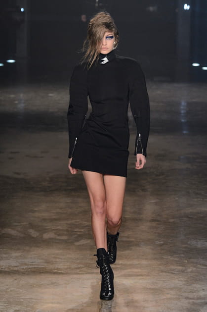 D&eacute;fil&eacute; Versus Versace