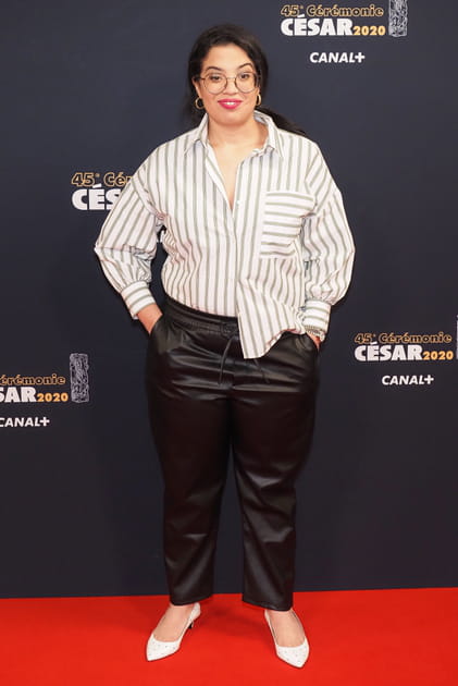 Melha Bedia en pantalon cuir et chemise