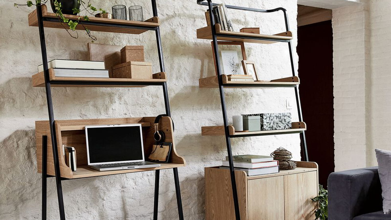 Un bureau-étagères