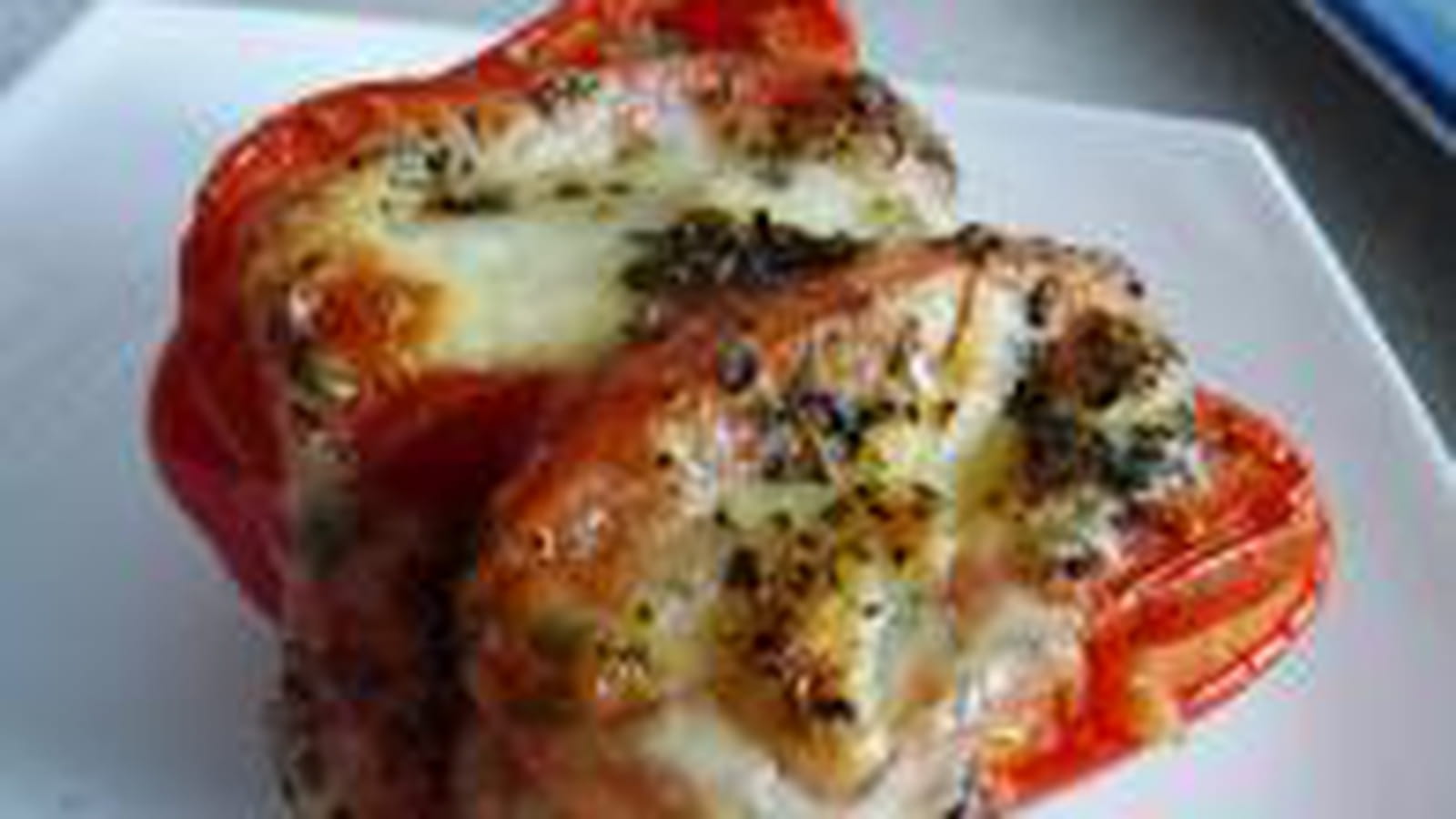 Poivron au thon, tomate et mozza