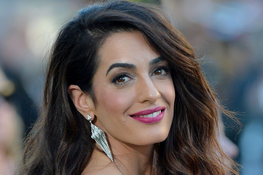 Look beauté de star : Amal Clooney illumine le tapis rouge