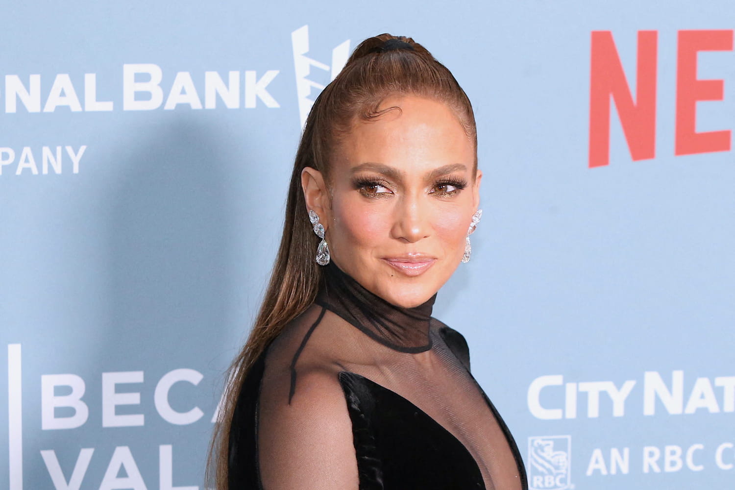 Jennifer Lopez ose la coloration Strawberry Blonde