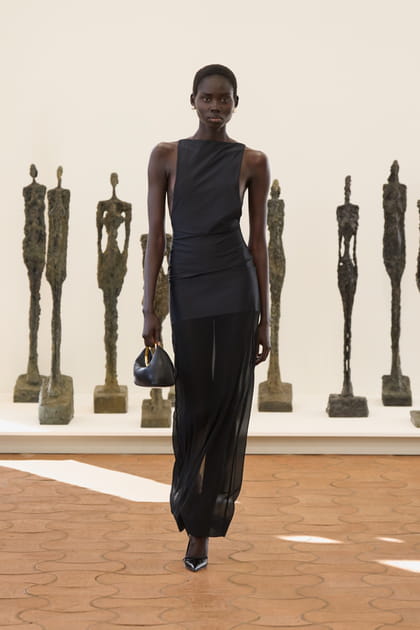 Look 11 du défilé Jacquemus "Les sculptures"