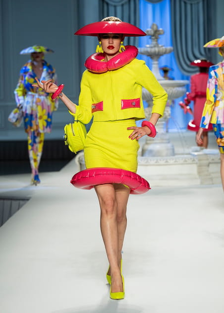 Look 37&nbsp;du d&eacute;fil&eacute; Moschino