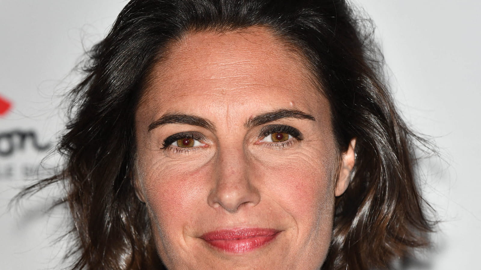 Alessandra Sublet maquillée avec fraîcheur