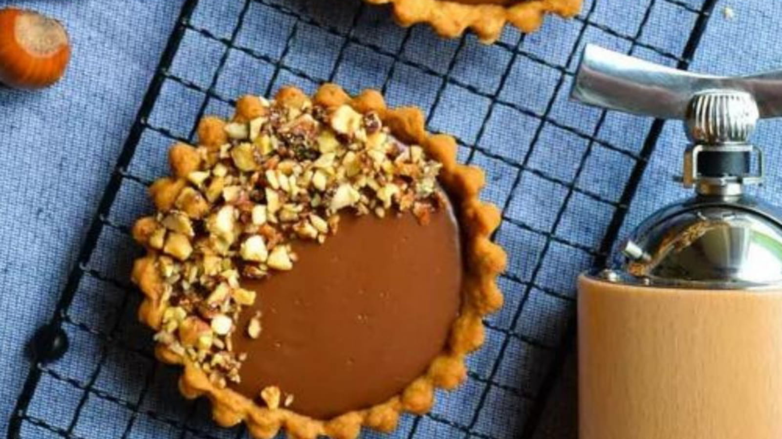 Tartelettes chocolat, pralin et fève de tonka, sans sucre raffiné ni beurre