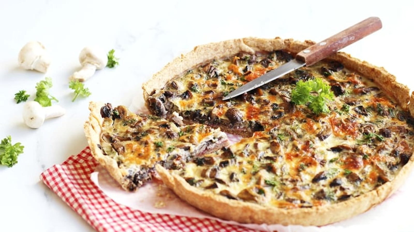 Quiche aux champignons jambon et persil