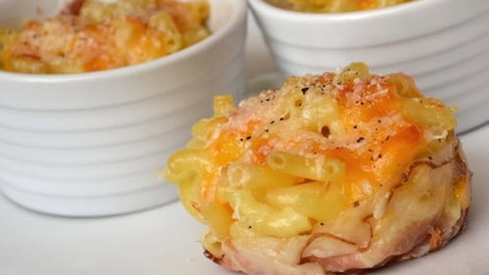 Mini-gratins de pâtes au lard et aux 3 fromages