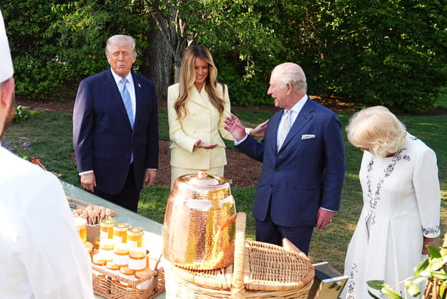 Melania Trump, amus&eacute;e par Charles III &agrave; la Maison Blanche