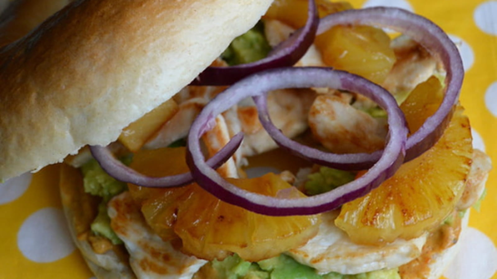 Bagel au poulet sucré-salé