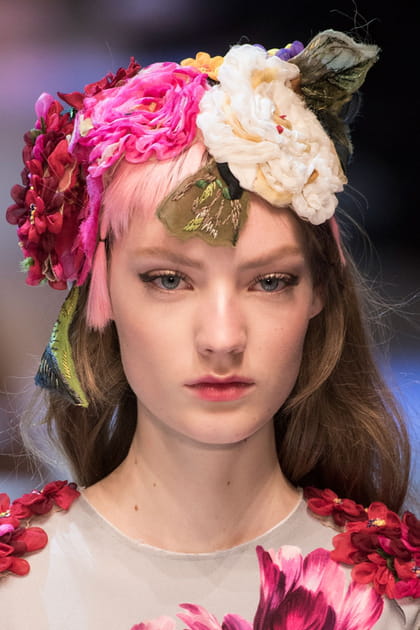 La coiffe fleurs du d&eacute;fil&eacute; Dolce & Gabbana