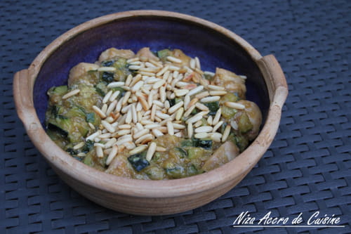 Poulet aux courgettes et aux pignons de pin