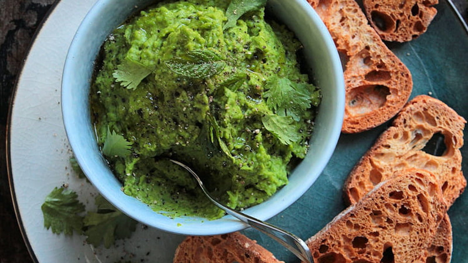 Dip de petits pois, coriandre & menthe