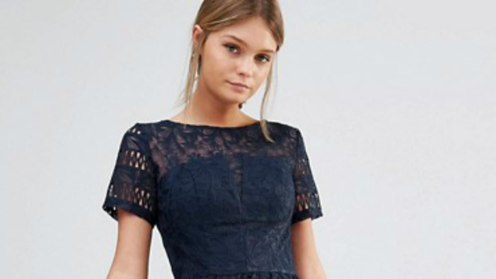 Robe Chi Chi London 