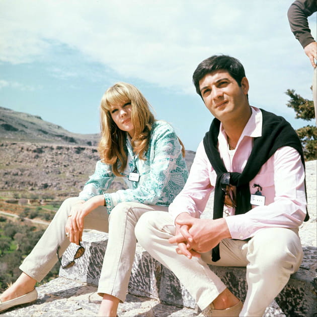 Brialy et Dorl&eacute;ac en Gr&egrave;ce, sur le tournage du film "La chasse a l'homme"