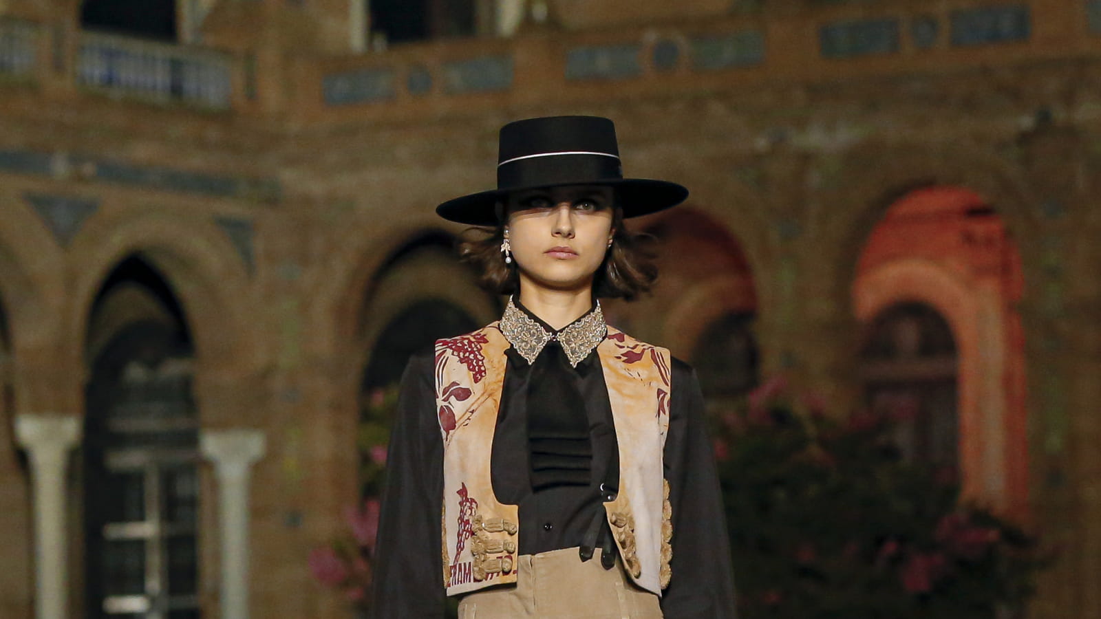 Look 60