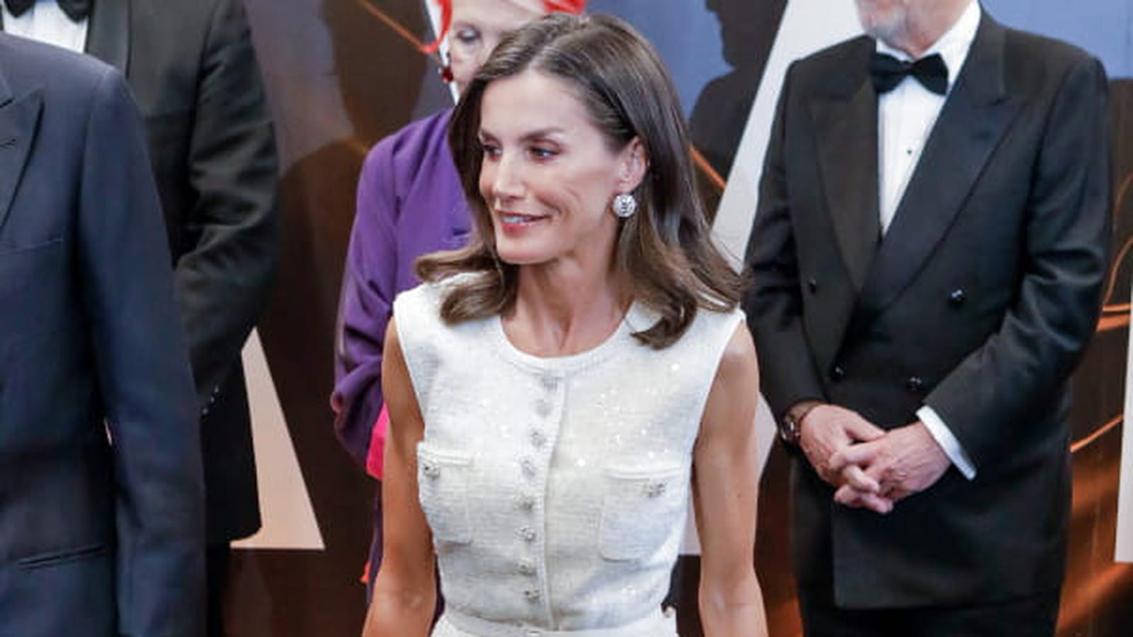 Charlène de Monaco moulée dans une combinaison rouge, Letizia d'Espagne tout en blanc pour sublimer son bronzage