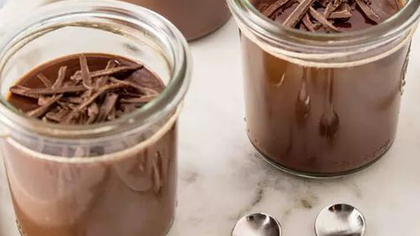 Petits pots de crème chocolat et fève tonka