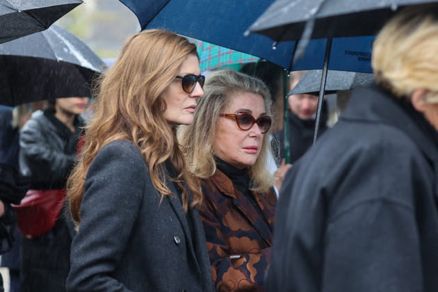 Chiara Mastroianni et Catherine Deneuve, bouleversées aux obsèques d'Hervé Temime