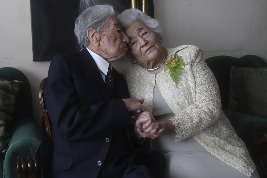 Mariés depuis 79 ans, ils forment le couple le plus âgé du monde