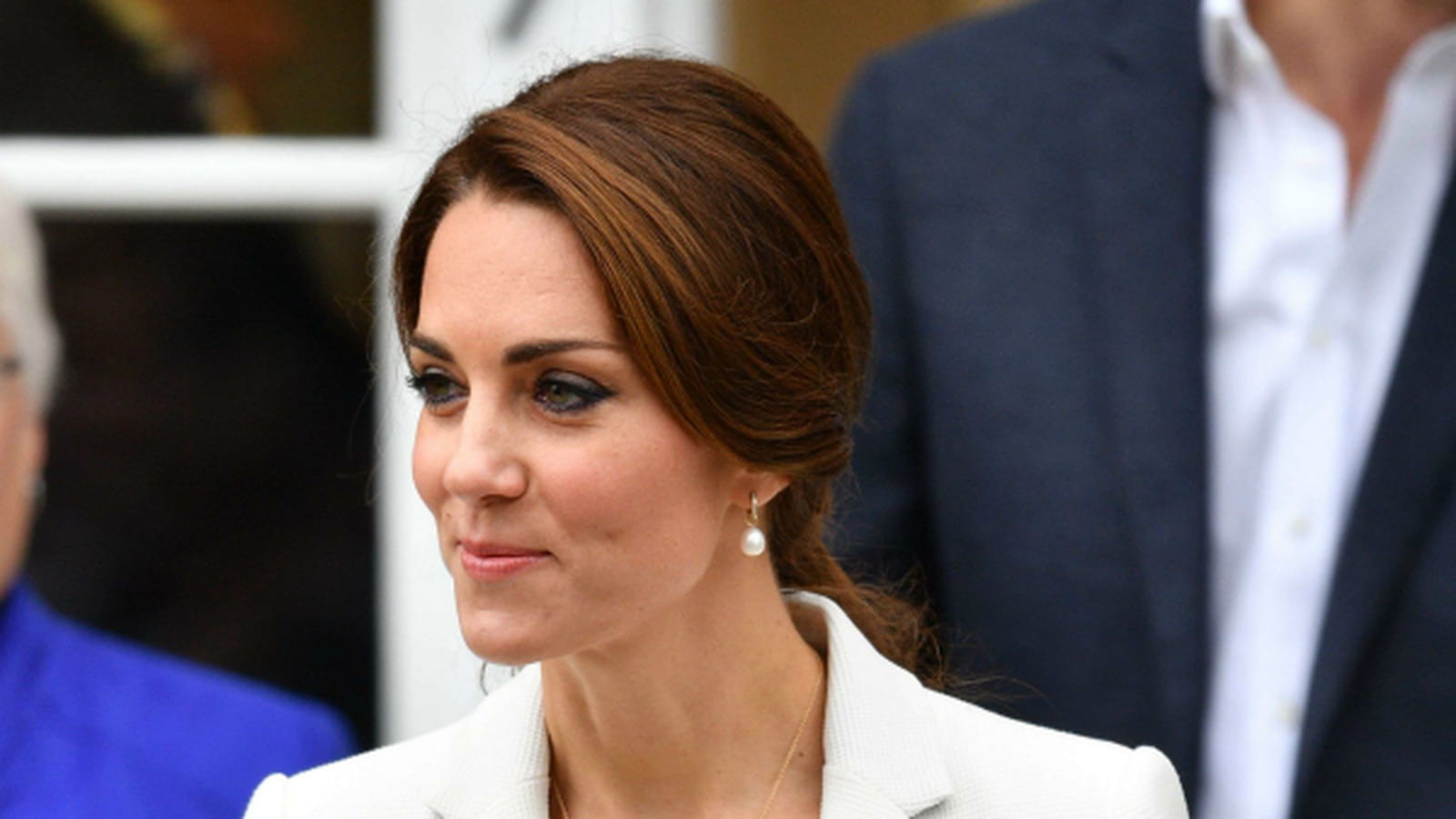 Blazer blanc de Kate 