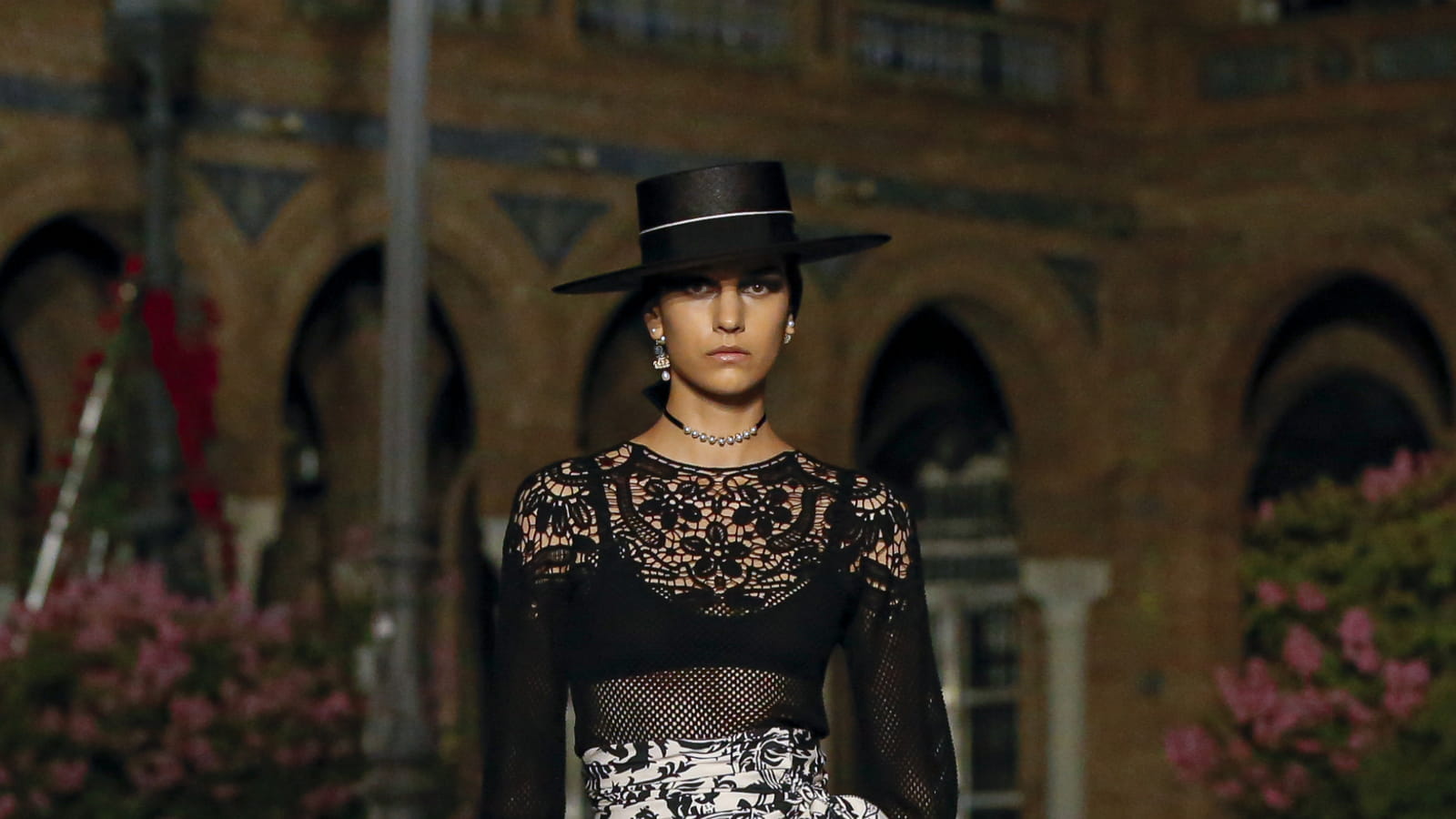 Look 12