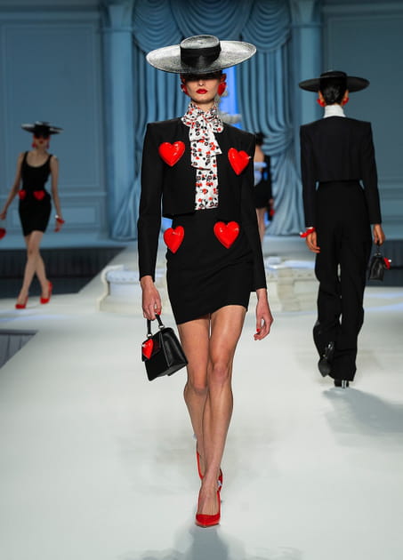 Look 3&nbsp;du d&eacute;fil&eacute; Moschino