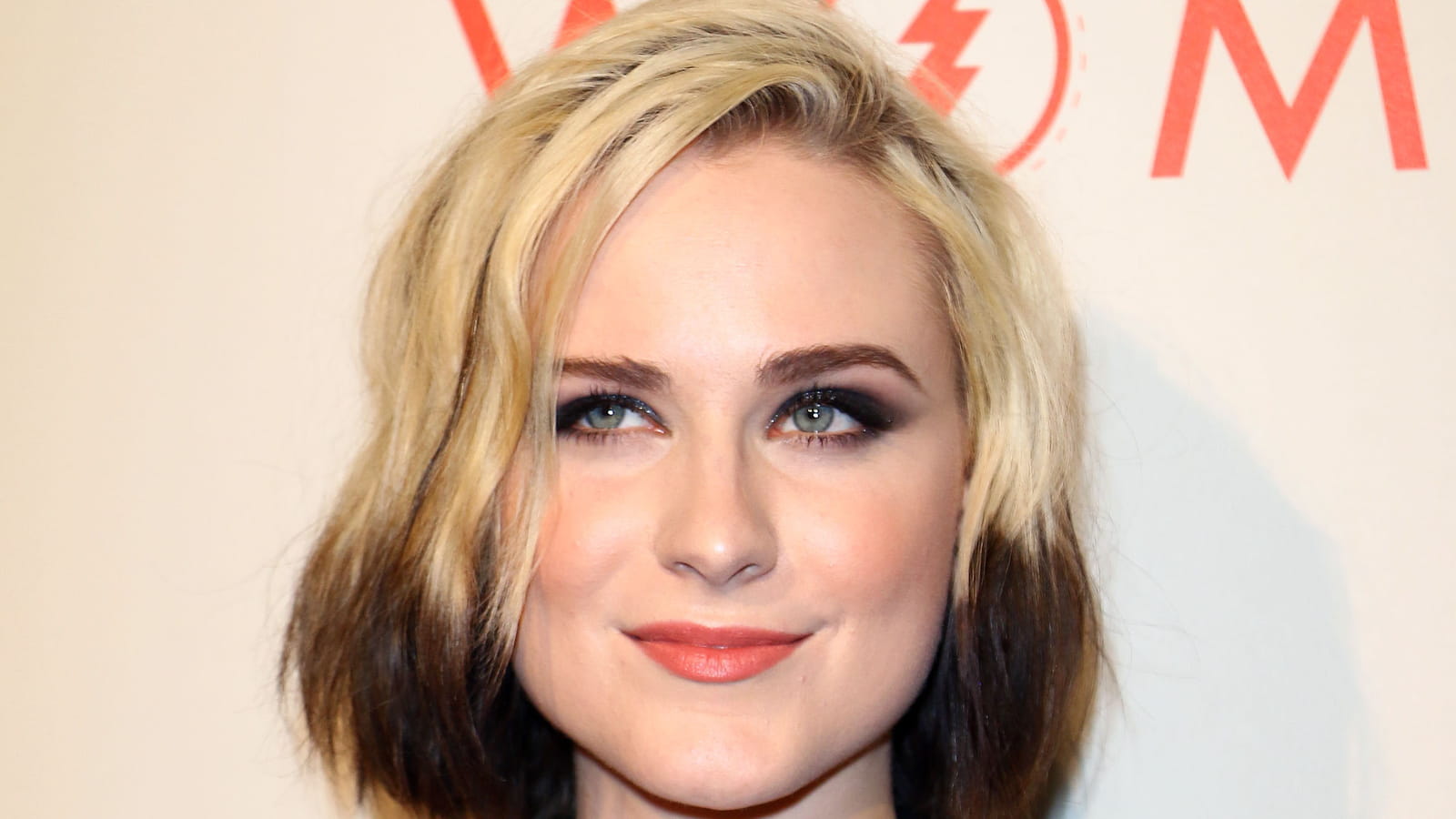 Rachel Evan Wood, cheveux longs 