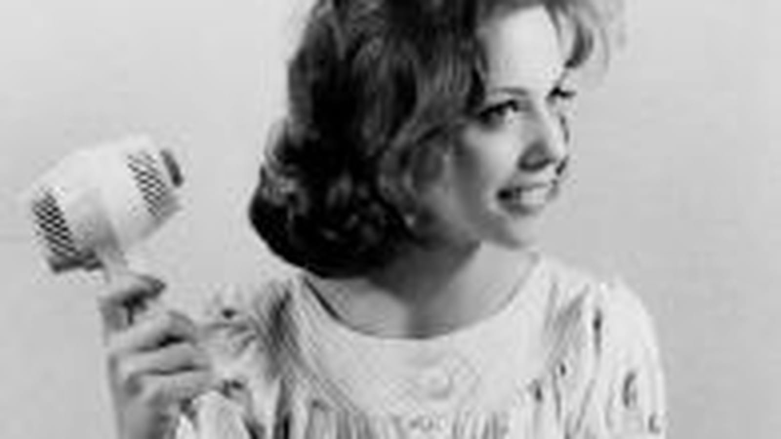 1962 : le premier sèche-cheveux