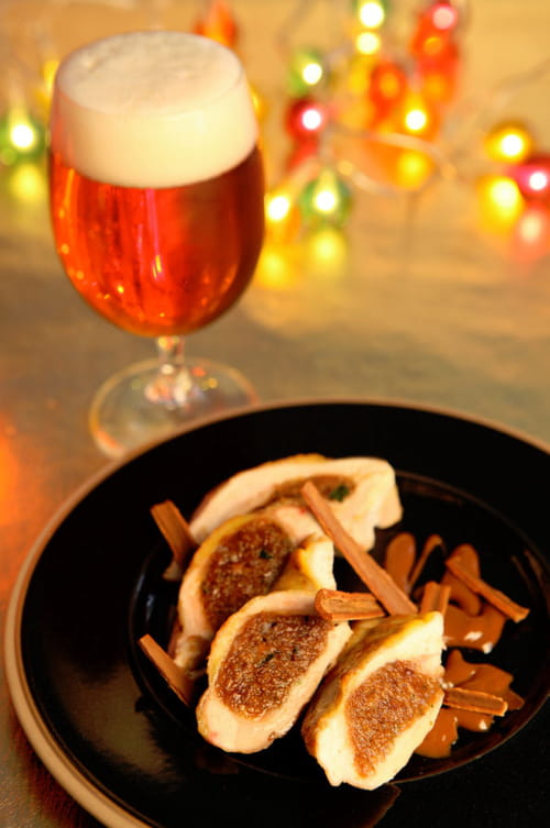 Filets de pintade farcis au pain d'épices, jus gourmand à la Bière de Noël