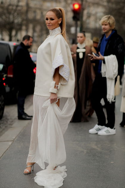 Adriana Karembeu au d&eacute;fil&eacute; St&eacute;phane Rolland