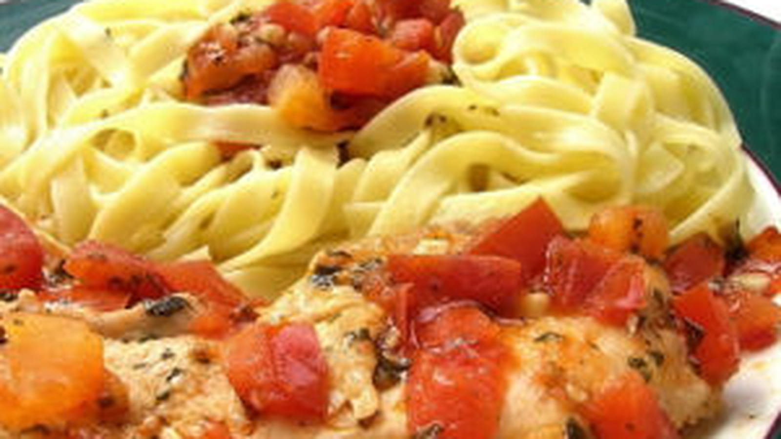 Blanc de poulet au pistou et à la tomate