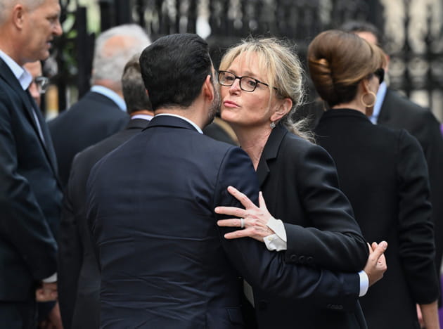 Claude Chirac, digne aux obs&egrave;ques de sa m&egrave;re Bernadette Chirac