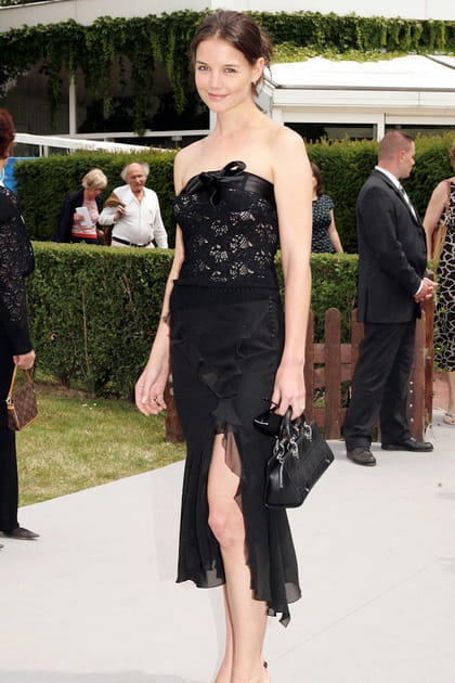 Katie Holmes en robe noire fendue