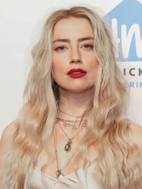 Le look glamour d'Amber Heard