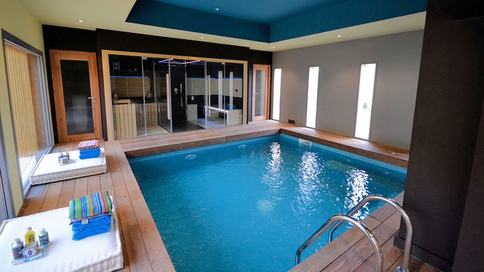 Piscine intérieure