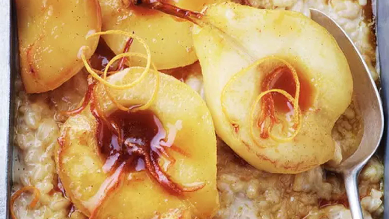 Risotto sucré aux épices et poires caramélisées