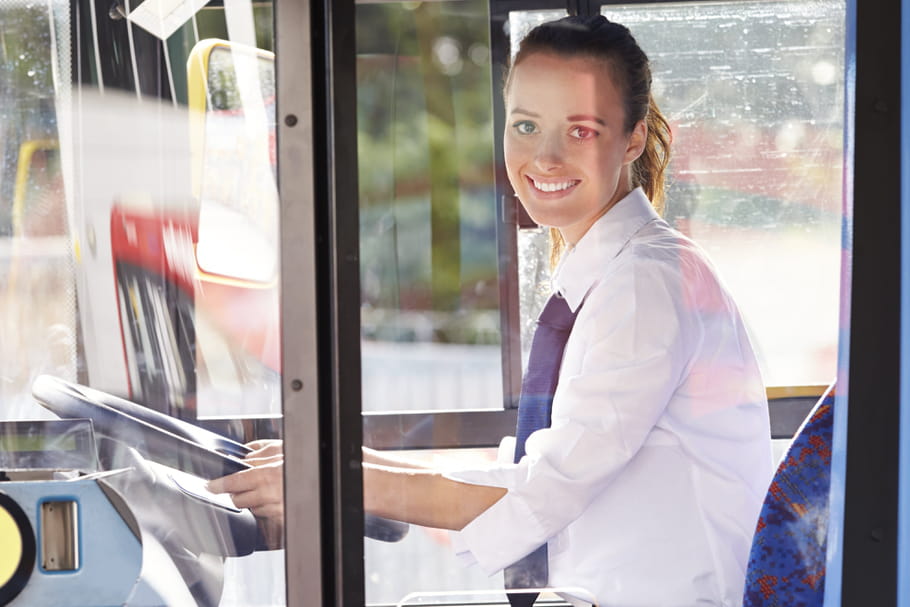 Banco pour ce conducteur de bus qui refuse de serrer la main des femmes