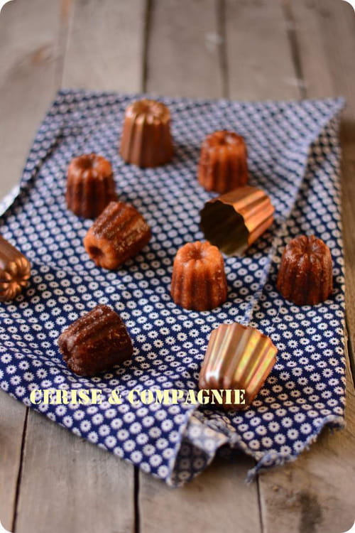 Canelés bordelais cuisson dans moule en cuivre