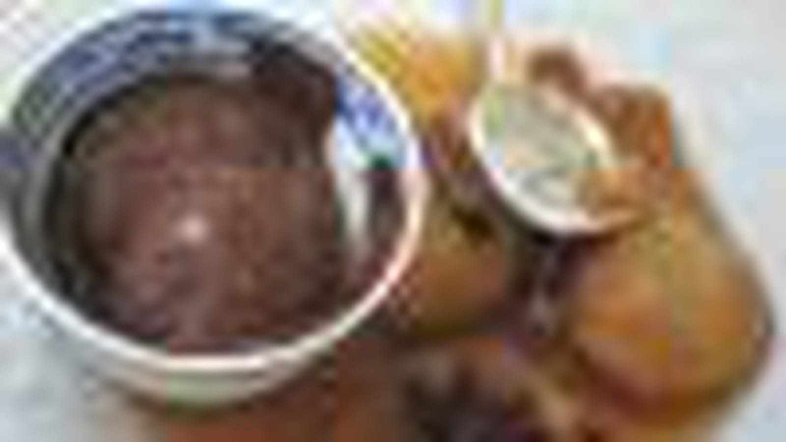 Poires épicées au Banyuls sorbet chocolat