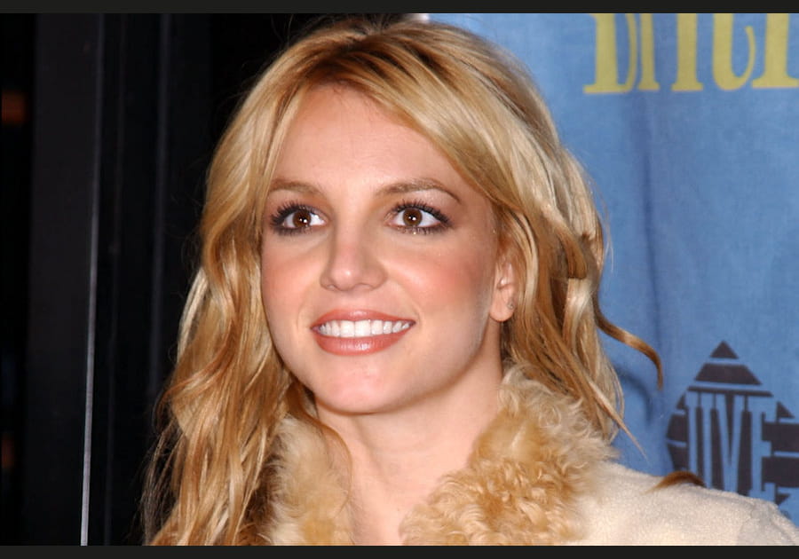 Les yeux charbonneux de Britney Spears