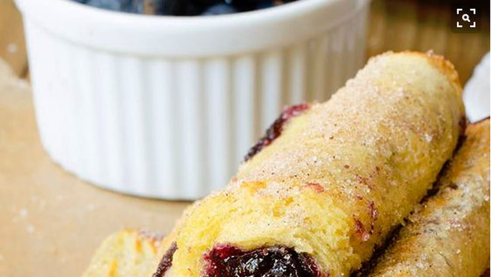 Crêpes roulées au bleuet