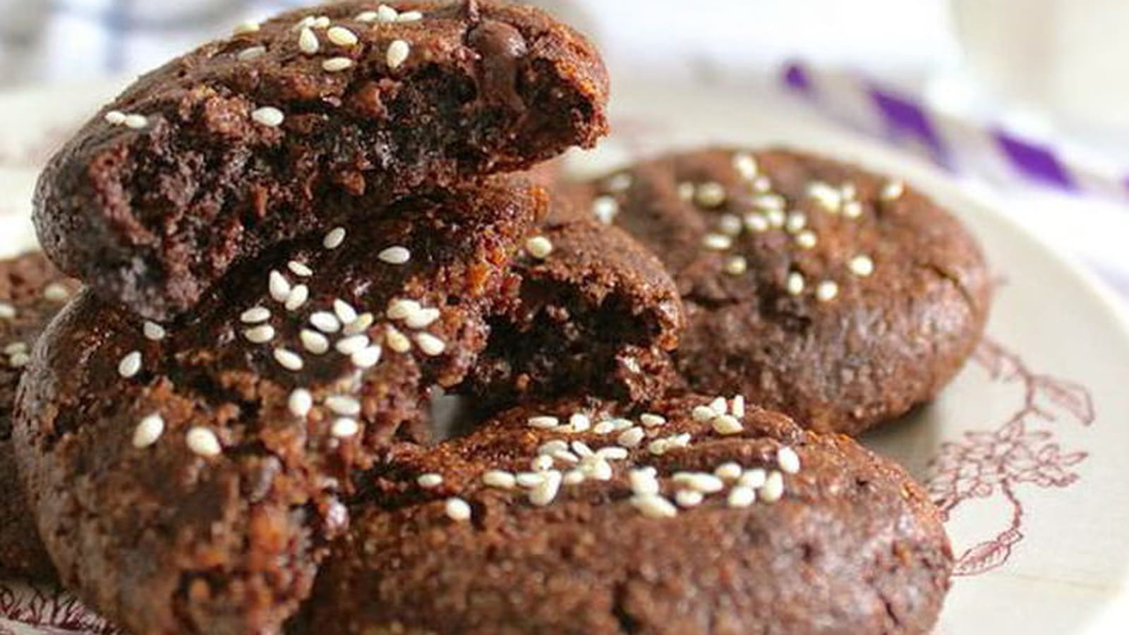 Cookies au cacao et tahini purée de sésame