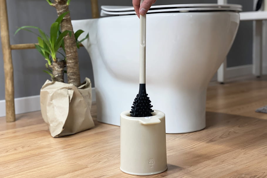 Des coquillages transformés en accessoire pour les toilettes