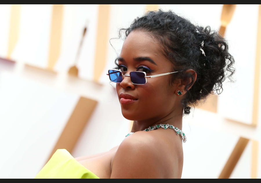 L'eye-liner &eacute;lectrique de H.E.R.