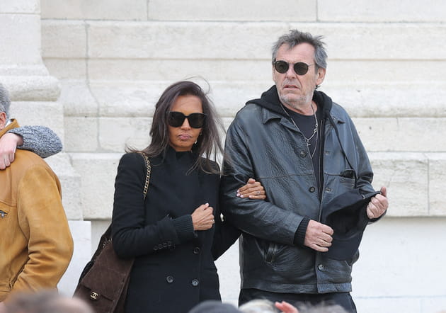 Karine Le Marchand et Jean-Luc Reichmann quittent la c&eacute;r&eacute;monie hommage &agrave; Isabelle Mergault