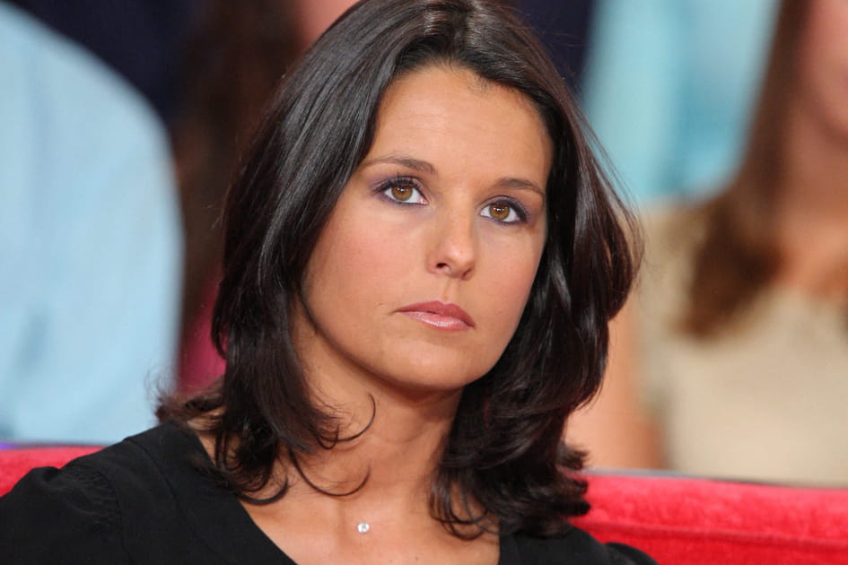 Faustine Bollaert, sensuelle avec son ombre &agrave; paupi&egrave;res lavande